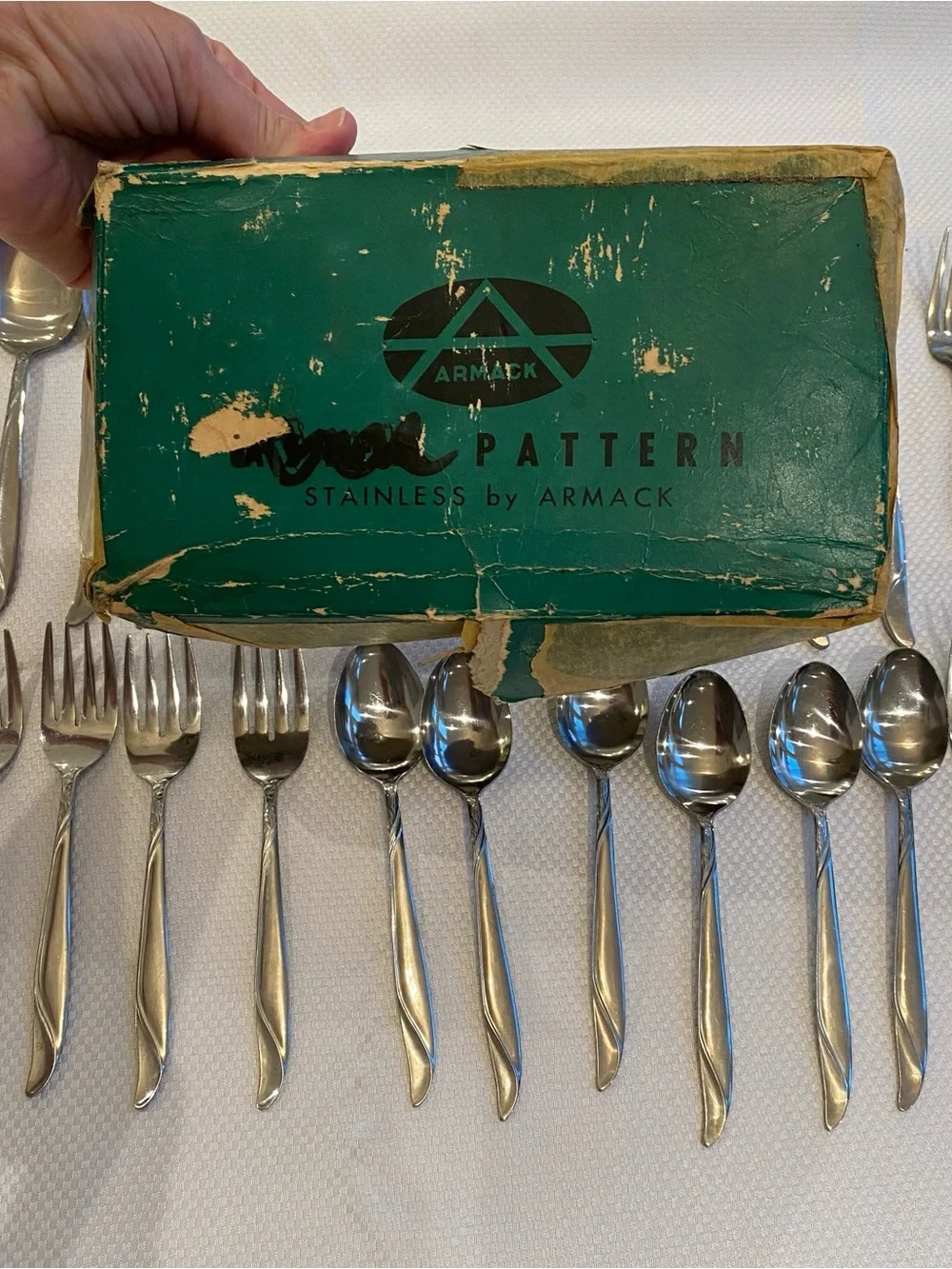 Vintage Elegant Stainless Steel Flatware Set in Silver - Full Service 30 piece